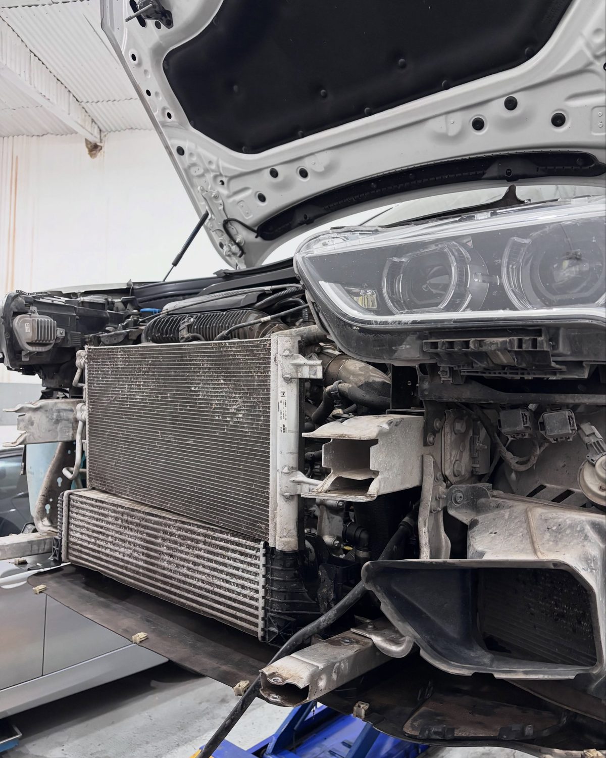 Reemplazo de radiador de agua · BMW X1